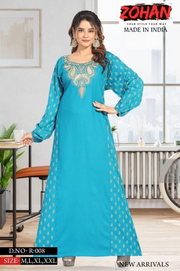 Pleated kaftan with elegant design