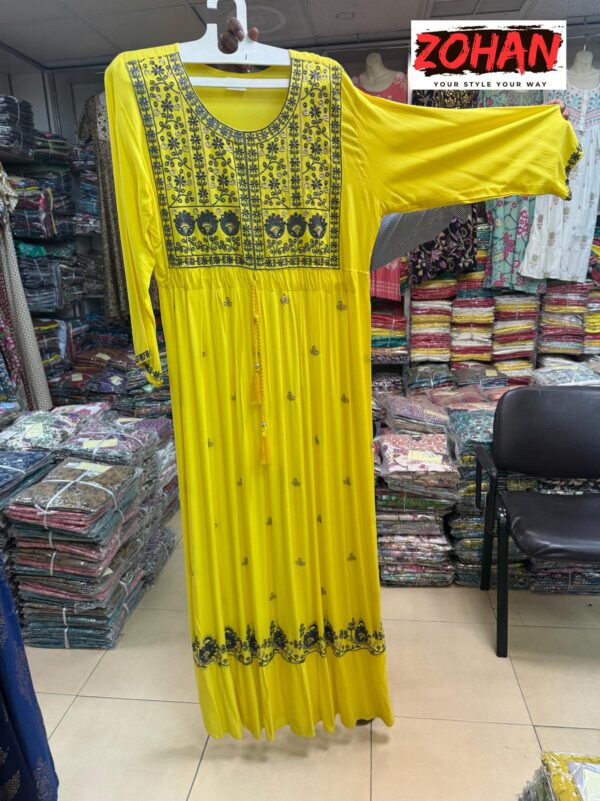 Round neck intricate black embroidery Kaftan